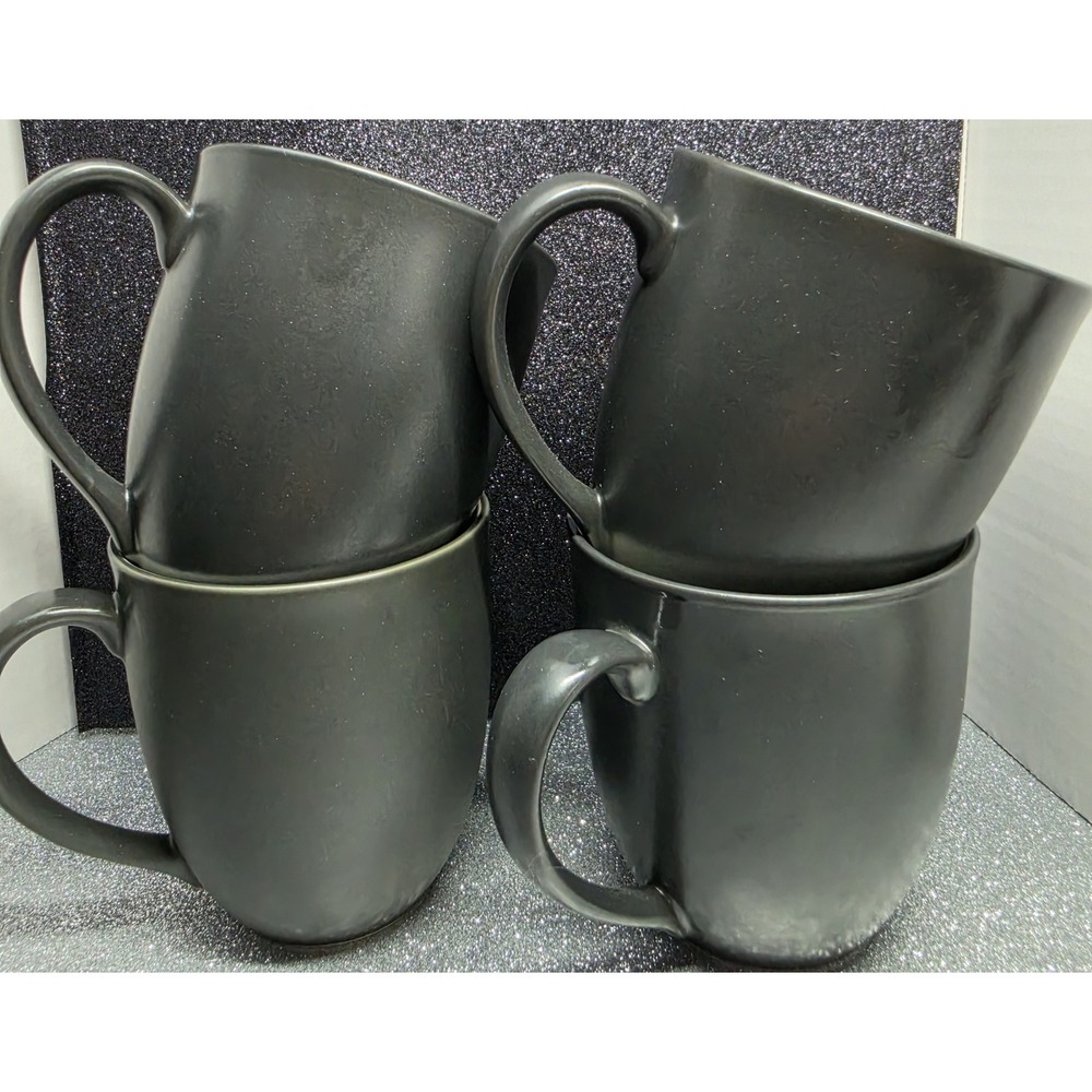 Noritake Colorwave Graphite Stoneware Mugs Set of 4 Matte Black Cream 12 oz